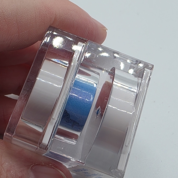 LIT Cosmetics London Calling Electric Shine Loose Pigment Eyeshadow - Picture 3 of 4